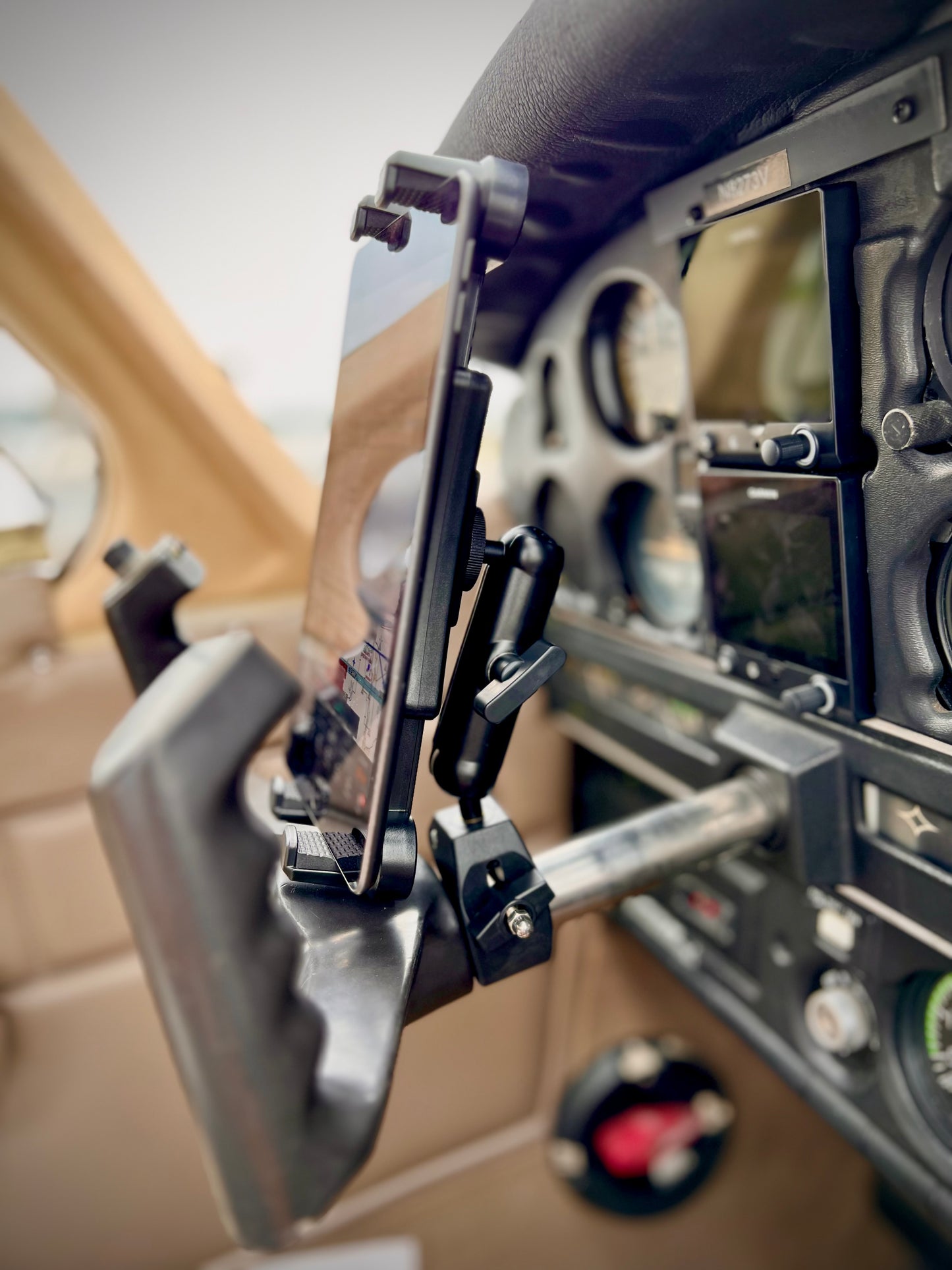 FlightPro ProAviator Yoke Mount for iPad Pro 12.9", iPad Mini & Phones